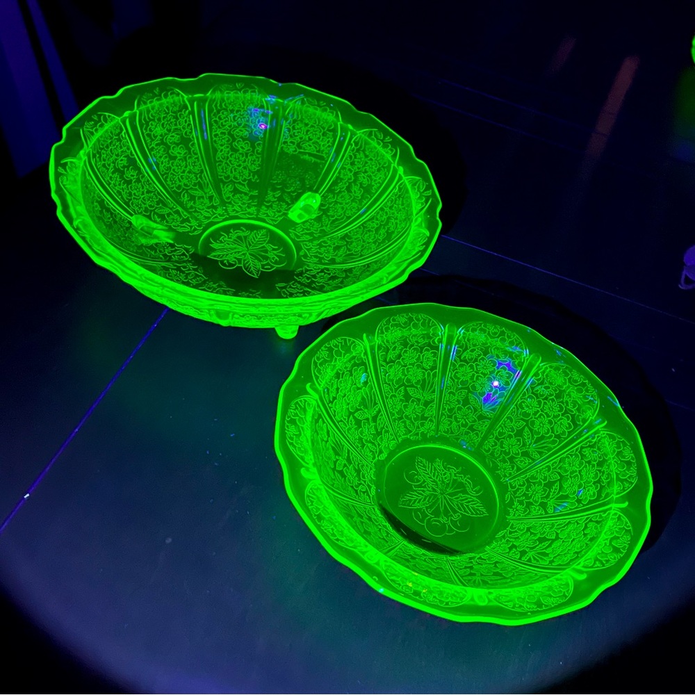 Jeannette | 2 Cherry Blossom Uranium Salad Bowls